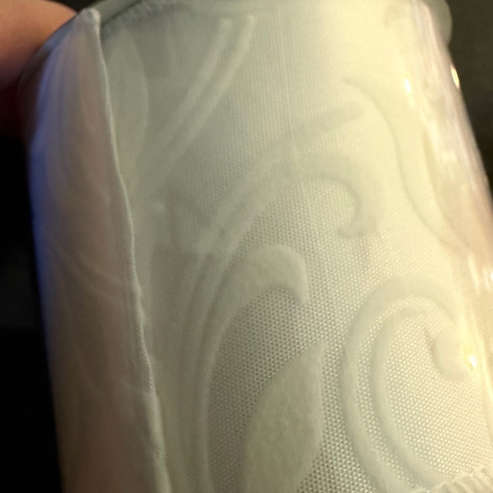 White Embossed wired Ribbon Roll